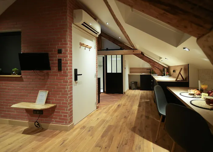 Evasion Chic, Et Sauna Sous Les Toits * ナンシー